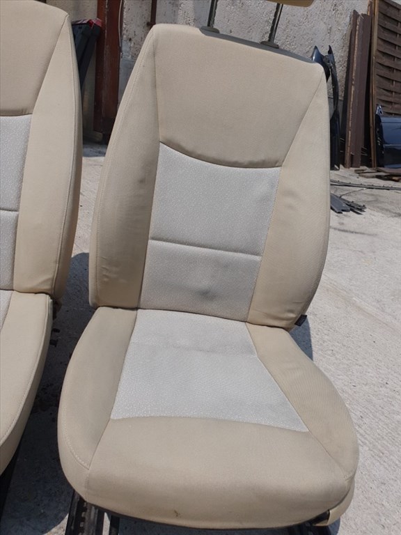 BMW E91 bézs ülésszett ajtókárpittal 8. kép