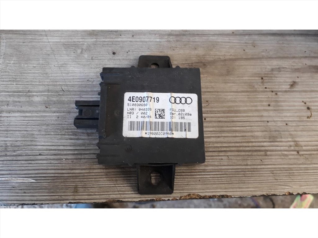Audi A8 D3  (2002-2009)  Riasztó Vezérlő Modul 1. kép