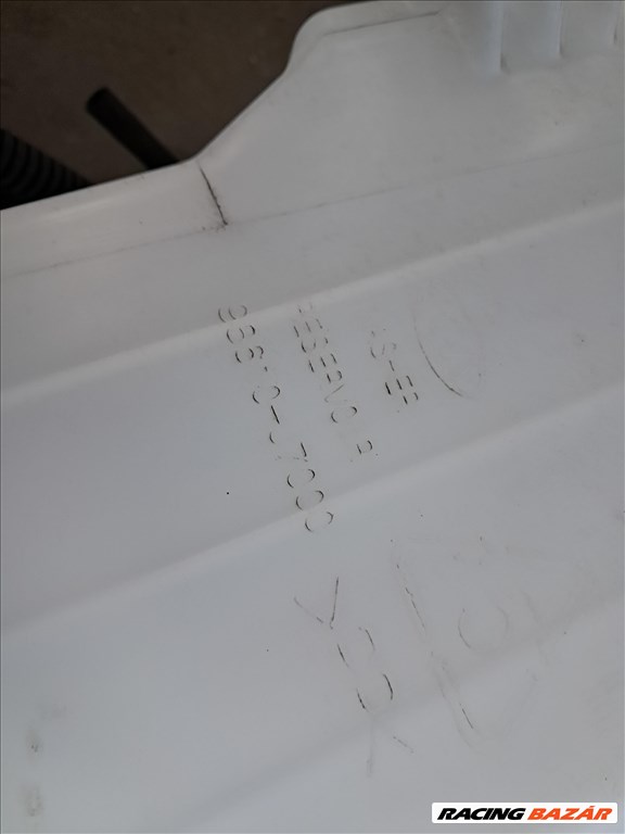 Kia Cee'd (CD) 1.5 T-GDI ablakmosó tartály  96610j7000 2. kép