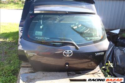 Toyota Yaris 2 2009 csomagtérajtó (380)