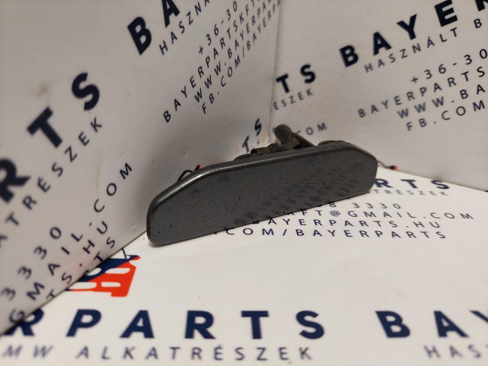 BMW E46 sedan touring bal elsõ szürke fényszórómosós lámpamosó bajuszléc bajusz léc takaró fúvóka 2. kép
