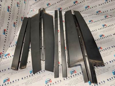 BMW E46 touring ajtó külső fekete oszlop takaró léc díszléc dekorléc oszloptakaró borítás