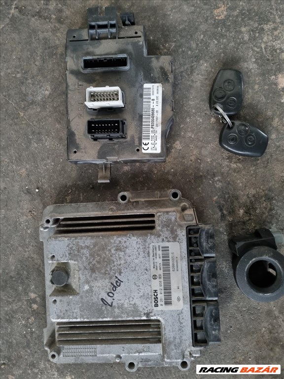 TÖBBFÉLE Renault Trafic Opel Vivaro ECU UCH  1. kép