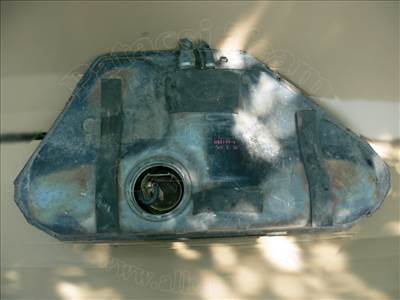 Opel Vectra B/2 1999-2001 - üzemanyag tartály, műszer és szivattyú nélkül 