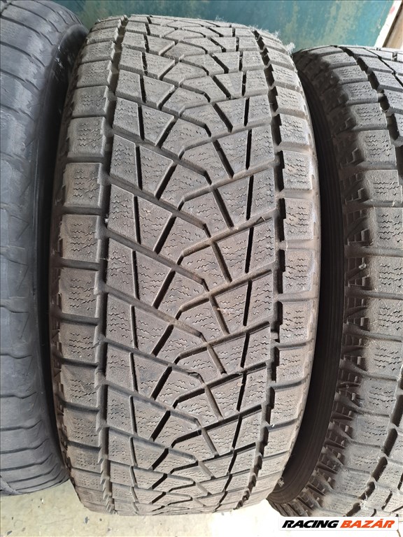 4db 275/60 R18 Bridgestone Blizzak DM-Z3 használt Téli gumi eladó!!!  2db 5mm minta  2db 7mm minta  3. kép