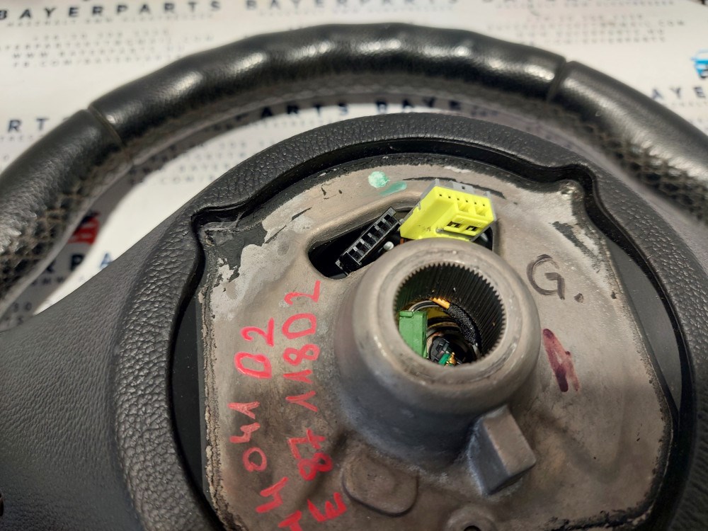 BMW E81 E82 E87 E88 E90 E91 E92 E93 E84 X1 kormány bõrkormány multikormány bõr sport multi kormány 8. kép