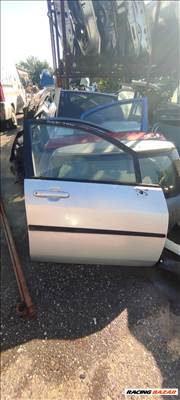 Suzuki Liana Jobb első ajtó 