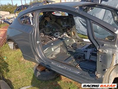Opel Astra J GTC bontott jobb hátsó sárvédő