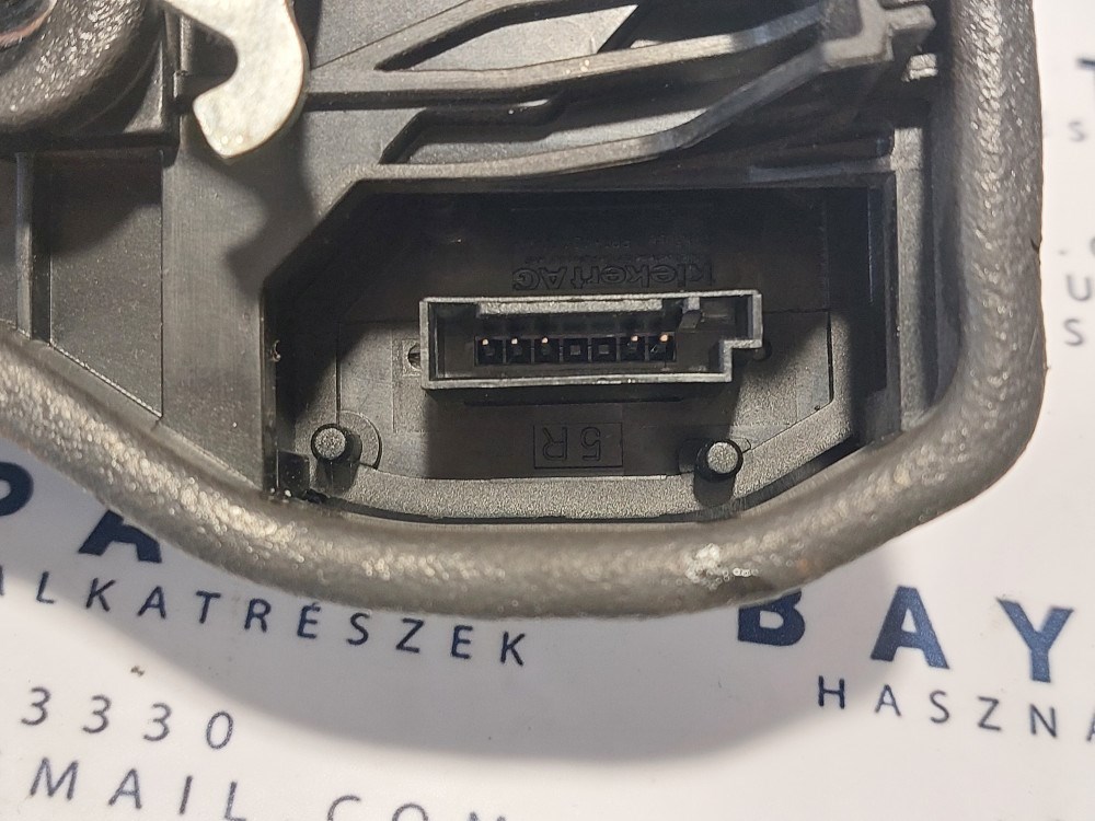 BMW E90 F10 E87 F20 F30 E60 F01 X1 X3 X5 X6 jobb hátsó ajtó zár zárszerkezet 3. kép