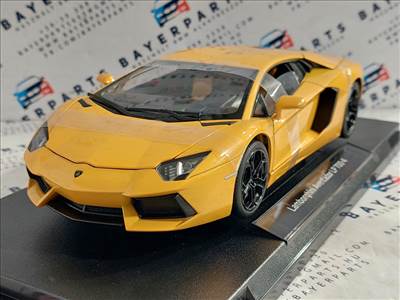 Lamborghini Aventador LP 700-4 - Welly - 1:18 1/18 modellautó - kis hibával