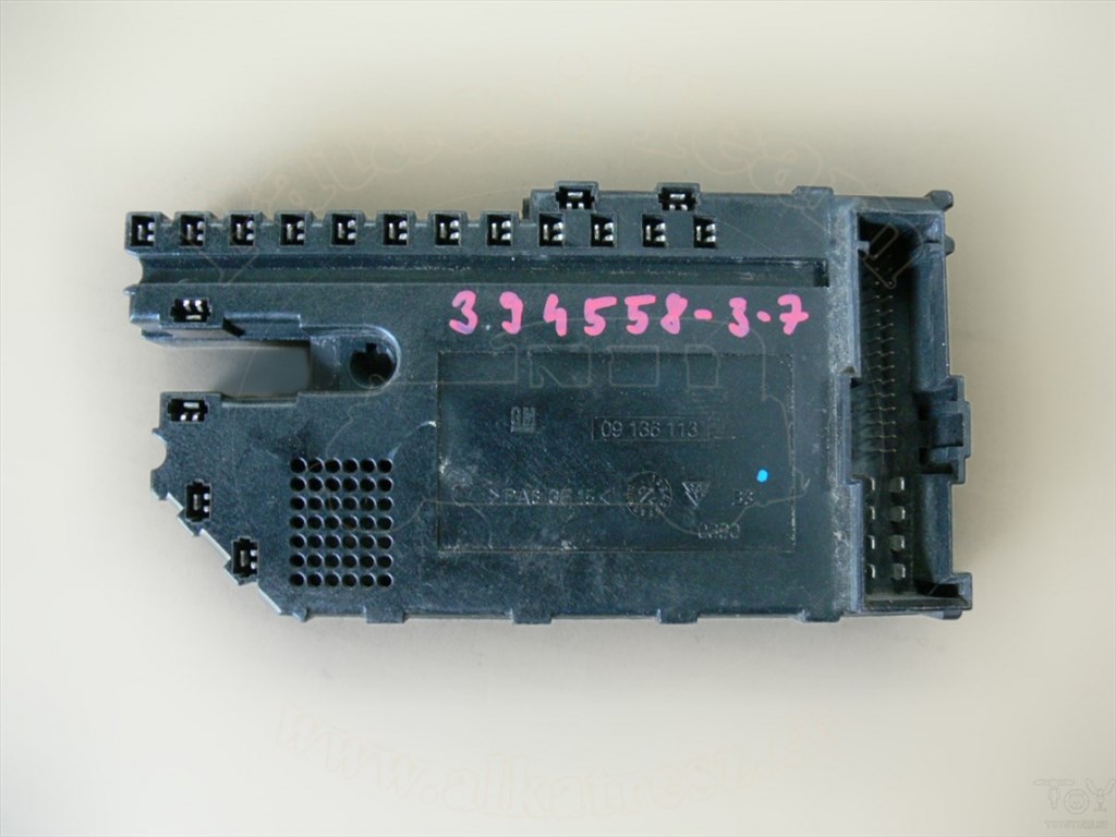 Opel Vectra B/2 1999-2001 - vezérlőegység, multiidőzítő, biztosíték szekrény, kivéve xenon 1. kép