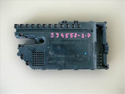 Opel Vectra B/2 1999-2001 - vezérlőegység, multiidőzítő, biztosíték szekrény, kivéve xenon