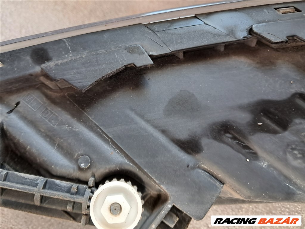 Skoda Superb III Bal ködlámpa  4. kép
