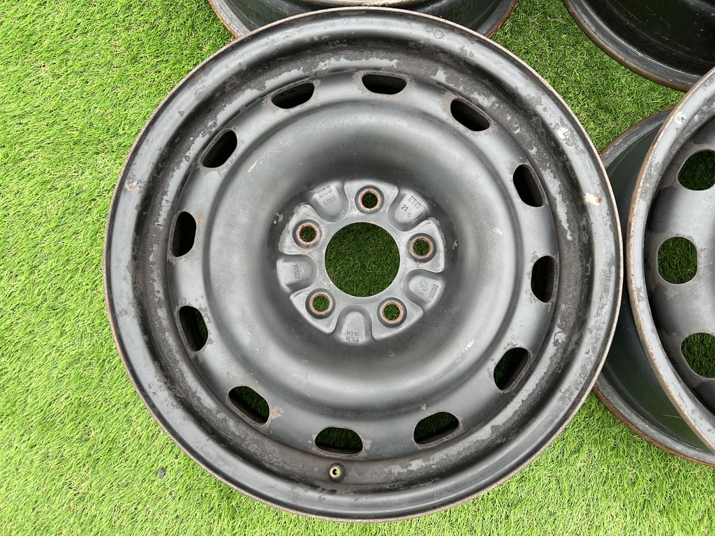 5x114.3 16" Chrysler gyári lemezfelni 6,5Jx16h2 ET40 2. kép