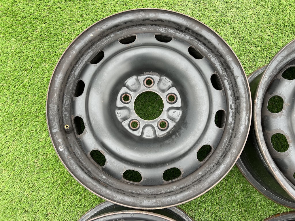 5x114.3 16" Chrysler gyári lemezfelni 6,5Jx16h2 ET40 5. kép