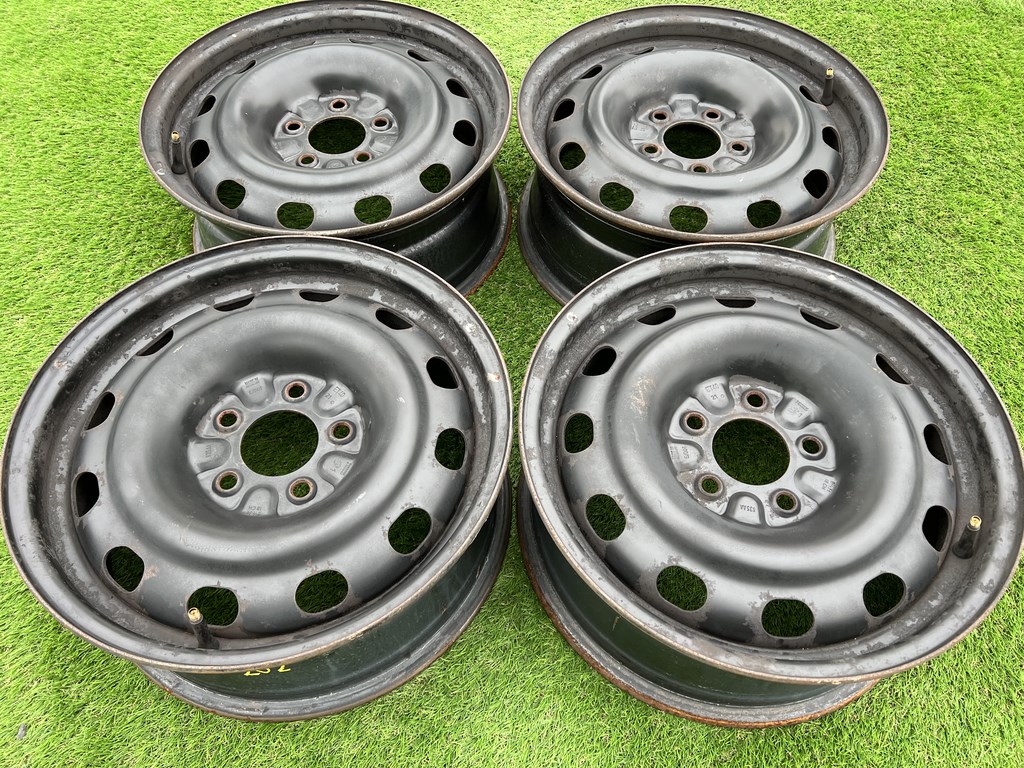 5x114.3 16" Chrysler gyári lemezfelni 6,5Jx16h2 ET40 6. kép