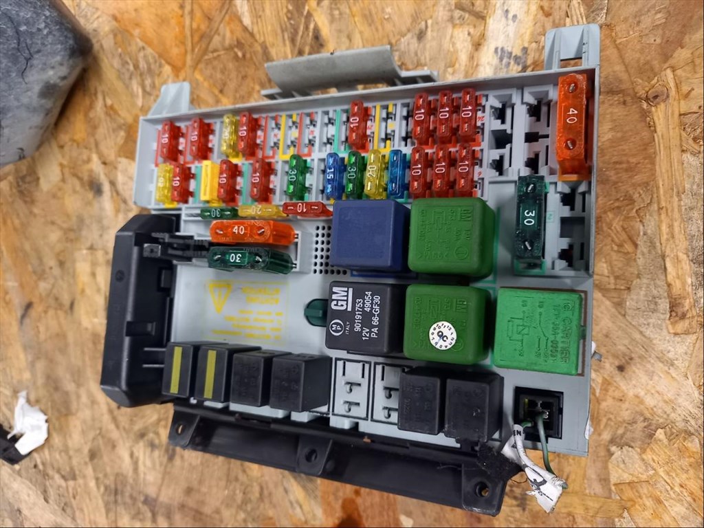 Opel Vectra B (1997-2002) 1.6 16V Benzines Biztosíték Tábla 1. kép