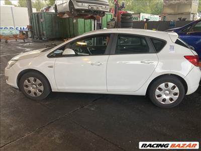 Opel Astra J bontott alkatrészei