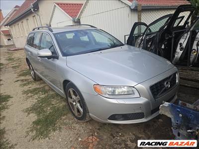 Volvo V70 bontott alkatrészei