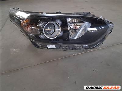 Kia Cee'd (CD) Jobb fényszóró 