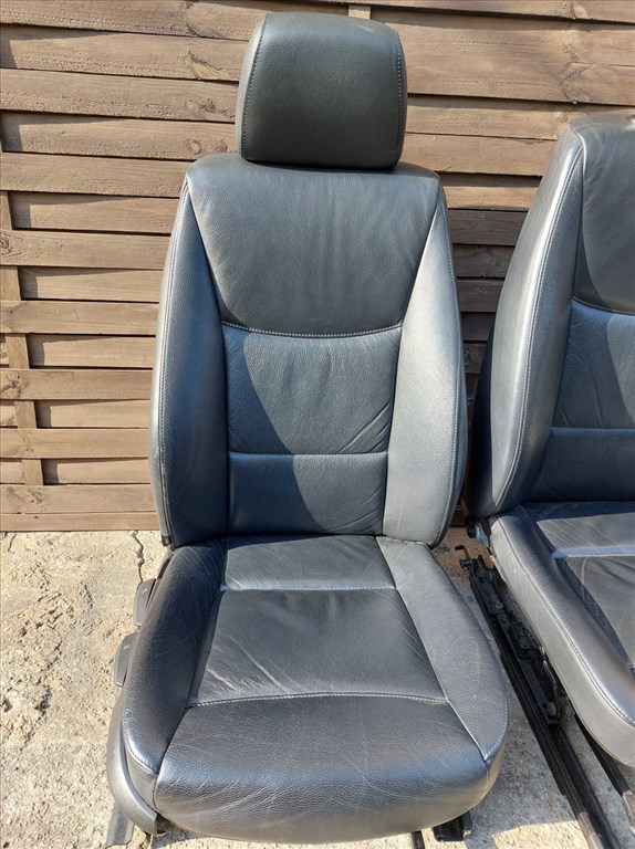 BMW E91 fekete bõr belsõ ülés bõrbelsõ ülésszett ajtókárpittal 2. kép