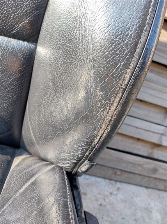 BMW E91 fekete bõr belsõ ülés bõrbelsõ ülésszett ajtókárpittal 4. kép