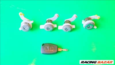Renault MASTER Opel MOVANO Nissan INTERSTAR 1998-2010 Jobb bal első hátsó zárbetét OLCSÓN!