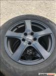  5x100 lyukosztású 17" használt alufelni, rajta 225/55 kopott Hankook téli gumi gumi 