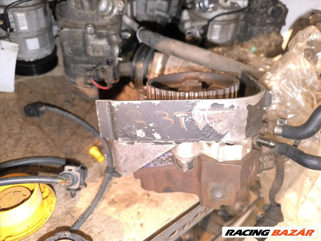 Audi A8 3.3 TDI Nagynyomású szivattyú 057130755D 3. kép
