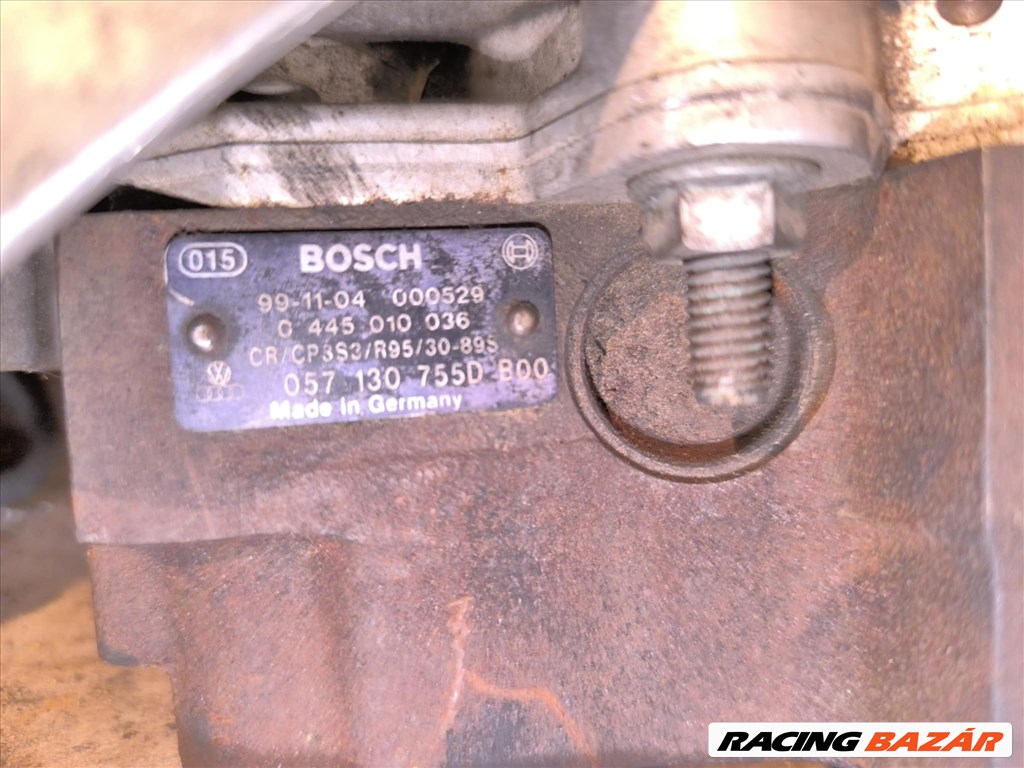 Audi A8 3.3 TDI Nagynyomású szivattyú 057130755D 2. kép