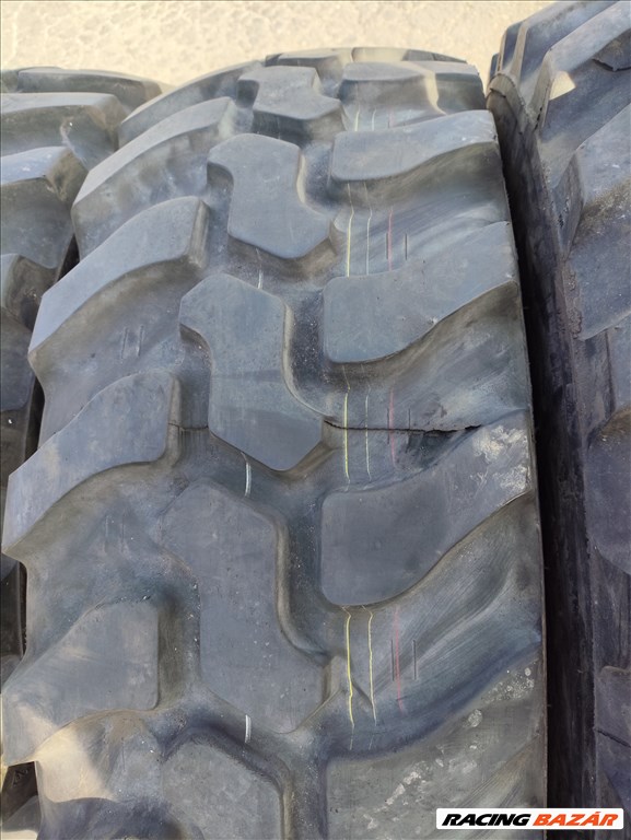 12.5 R20 335 80 R20 használt Dunlop SP T9 rakodógép gumik 12,5 r20 335/80r20 terepgumi 5. kép