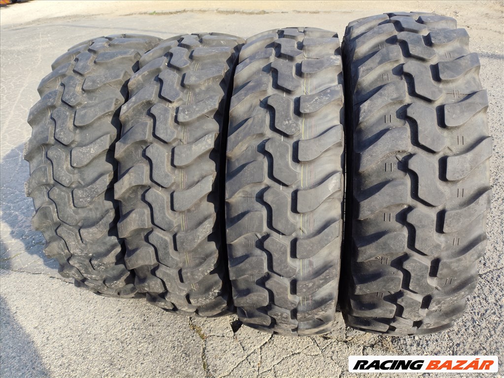 12.5 R20 335 80 R20 használt Dunlop SP T9 rakodógép gumik 12,5 r20 335/80r20 terepgumi 6. kép