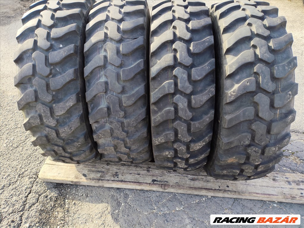12.5 R20 335 80 R20 használt Dunlop SP T9 rakodógép gumik 12,5 r20 335/80r20 terepgumi 15. kép