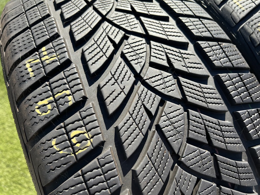 255/40 R21 Goodyear UltraGrip Performance+ téli gumi 6,5mm 2. kép