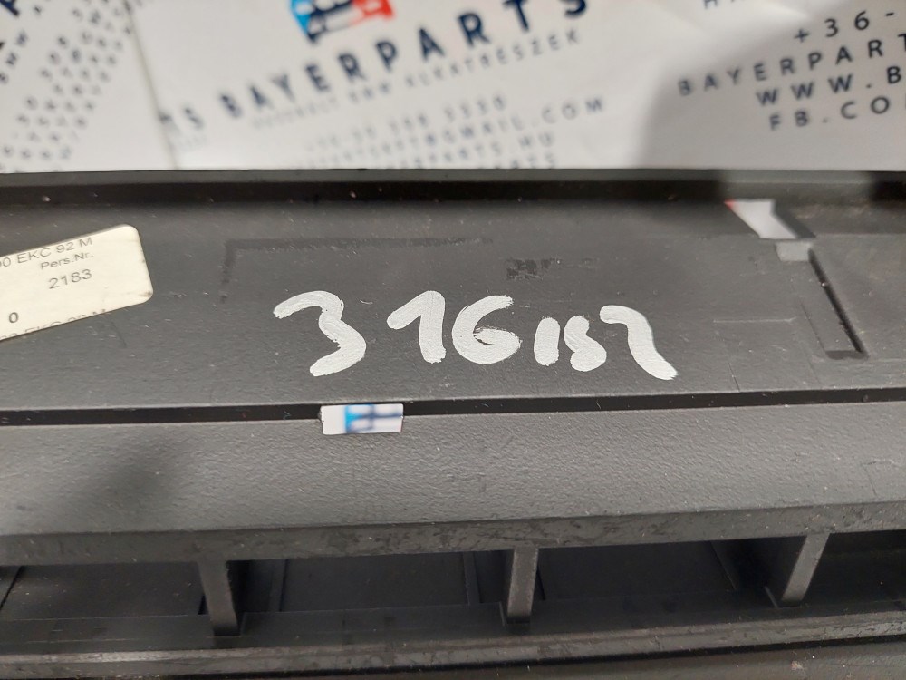 BMW E46 középsõ tároló konzol középkonzol hamutartó tartó 4. kép