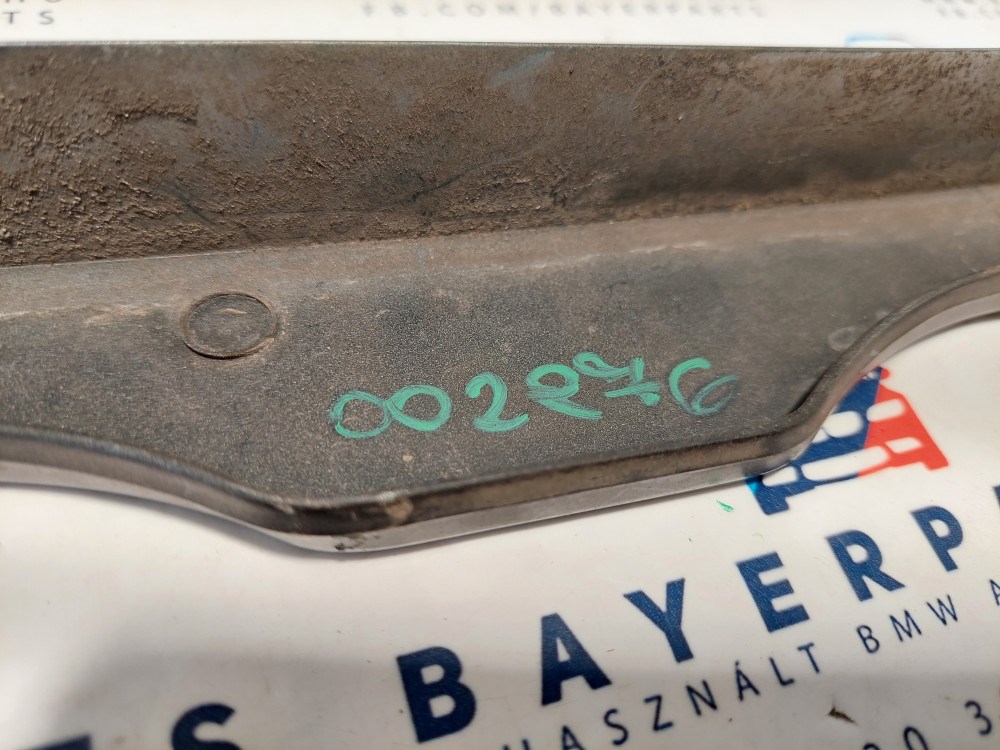 BMW E46 coupe cabrio szürke jobb bajuszléc - hiányos 6. kép