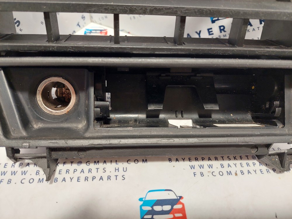 BMW E46 középsõ tároló konzol középkonzol hamutartó tartó 4. kép
