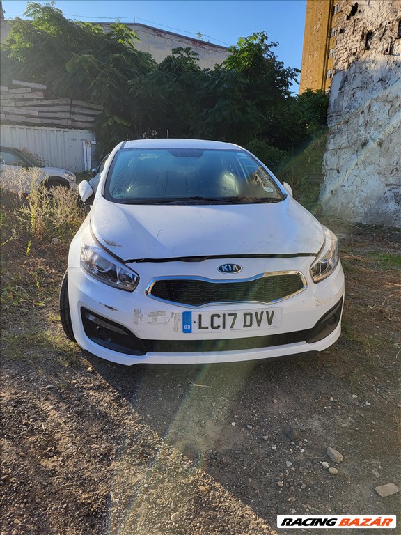 Kia Ceed JD 2 II 2015- motorháztető első lökhárító  1. kép