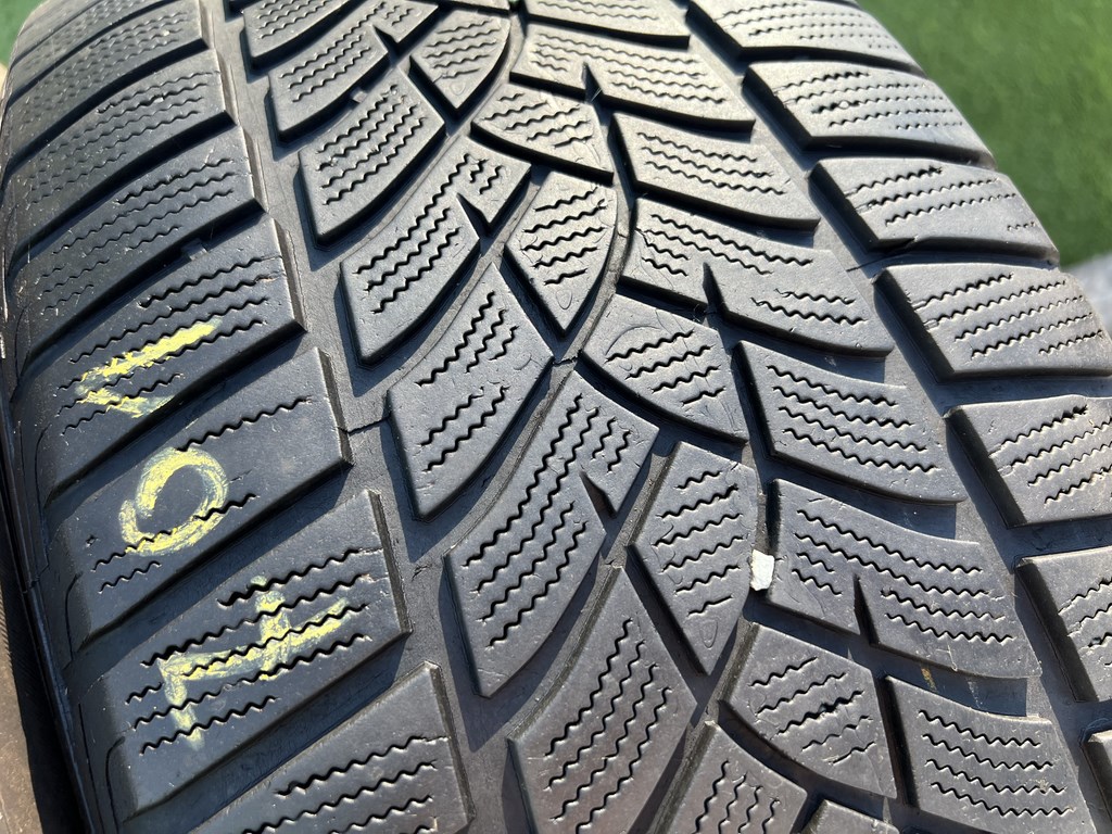 255/45 R20 Goodyear UltraGrip Performance + téli gumi 4,5mm 3. kép