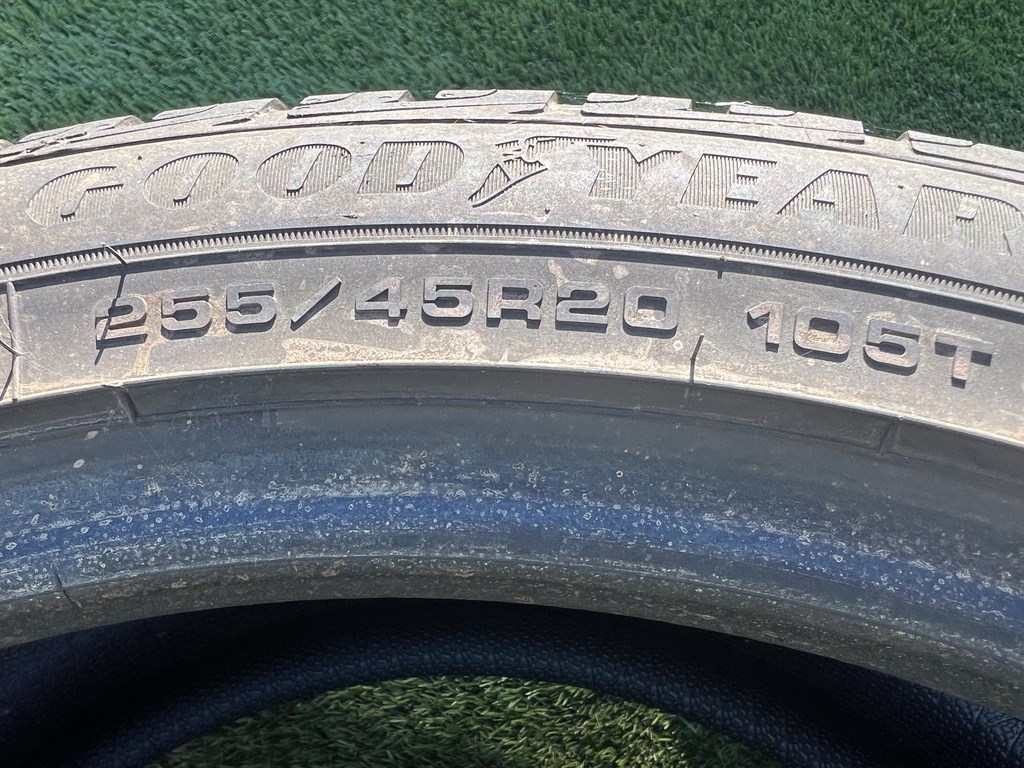 255/45 R20 Goodyear UltraGrip Performance + téli gumi 4,5mm 5. kép