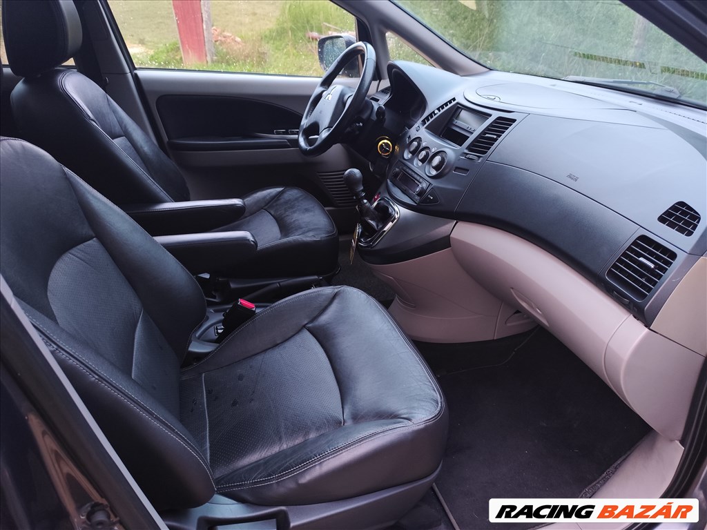 Mitsubishi Grandis bontott alkatrészei 3. kép