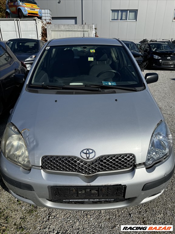 Toyota Yaris 1.0 bontott alkatrészei 1. kép