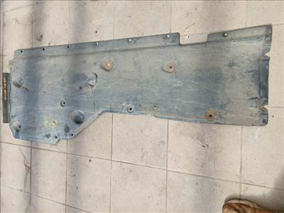 BMW E81 E82 E87 jobb alsó nagy hosszú alsó burkolat páncél haslemez haspáncél