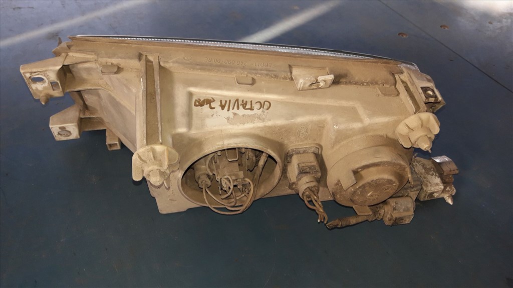 Skoda Octavia Jobb Első Lámpa / Fényszóró 246 086-00 2. kép