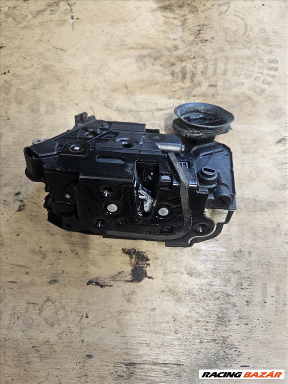 Volkswagen Golf VI Jobb hátsó zárszerkezet  5k4839016h 3. kép