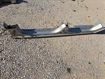 Opel Zafira B (2005-2014)  Bal küszöb