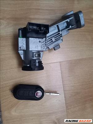 Fiat 500L gyújtáskapcsoló kulccsal 505254280 00505254280