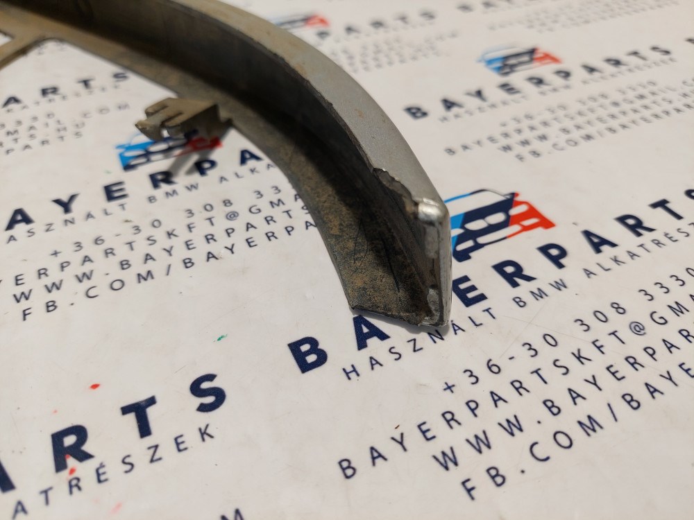 BMW E46 sedan touring pre bal elsõ ezüst titansilber bajuszléc bajusz léc - hibás 7. kép