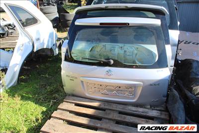 Suzuki SX4 2006 csomagtérajtó (389)