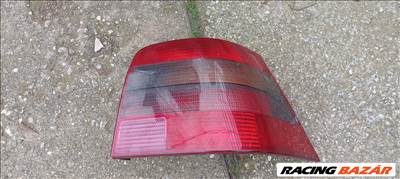 Volkswagen Golf IV sötét indexes jobb hátsó lámpa 1j6945112